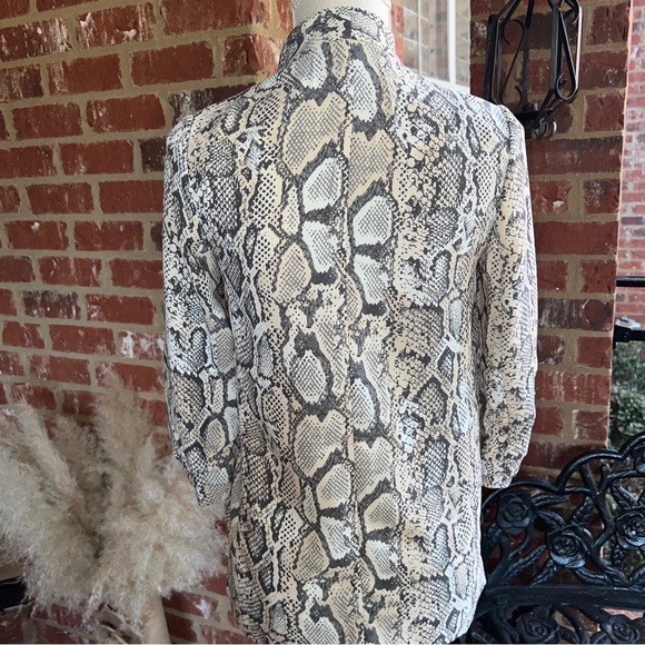 The Limited Women's Size XS Open Front Lightweight 3/4 Sleeve Cardigan NWT - Picture 8 of 11